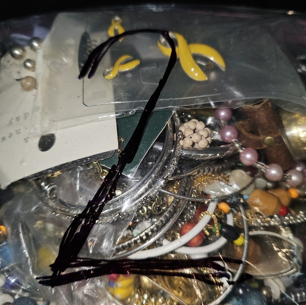 5.8 Pound Mystery Craft Scrap Jewelry Bundle Lot Bag - Picture 3 of 7